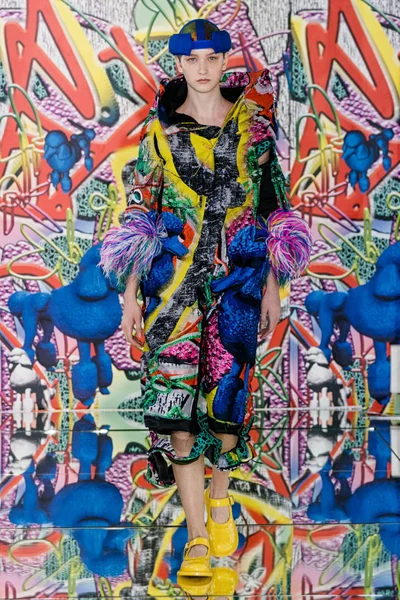 Look 4